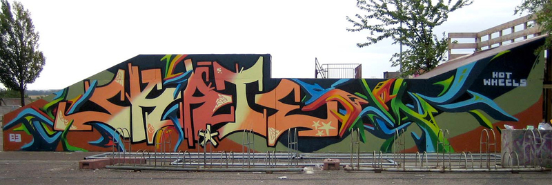 BOR/SKATE::ELSONE::hoodweels-riesa